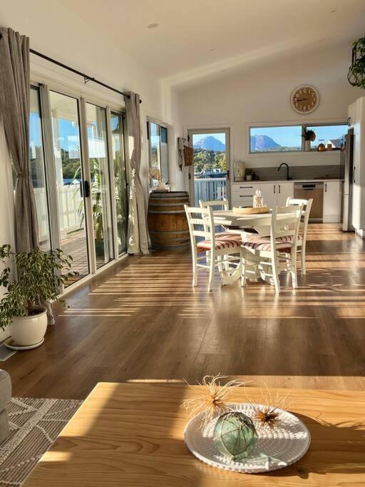 Viola - Seaside Retreat Villa Коулс Бей Екстериор снимка