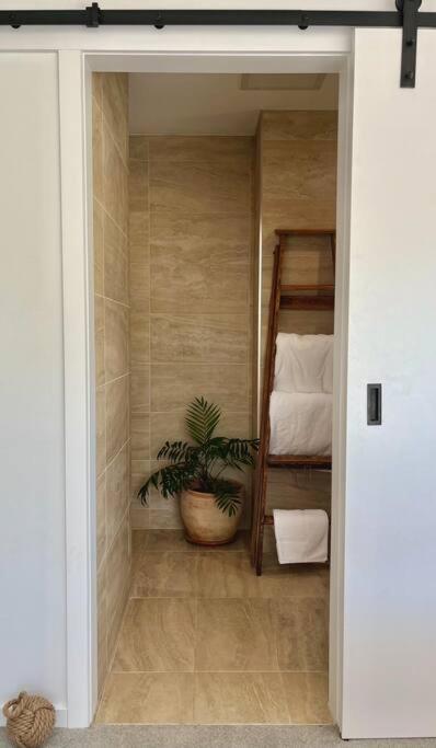 Viola - Seaside Retreat Villa Коулс Бей Екстериор снимка