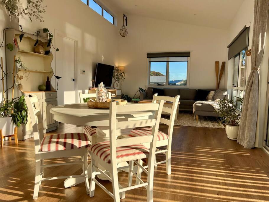 Viola - Seaside Retreat Villa Коулс Бей Екстериор снимка