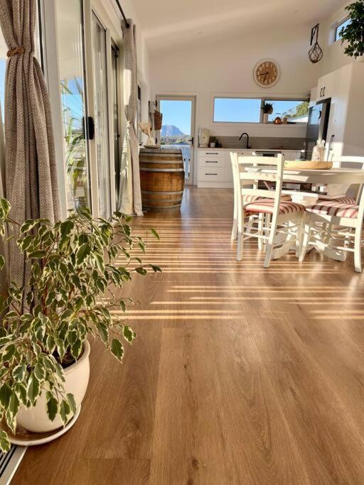 Viola - Seaside Retreat Villa Коулс Бей Екстериор снимка